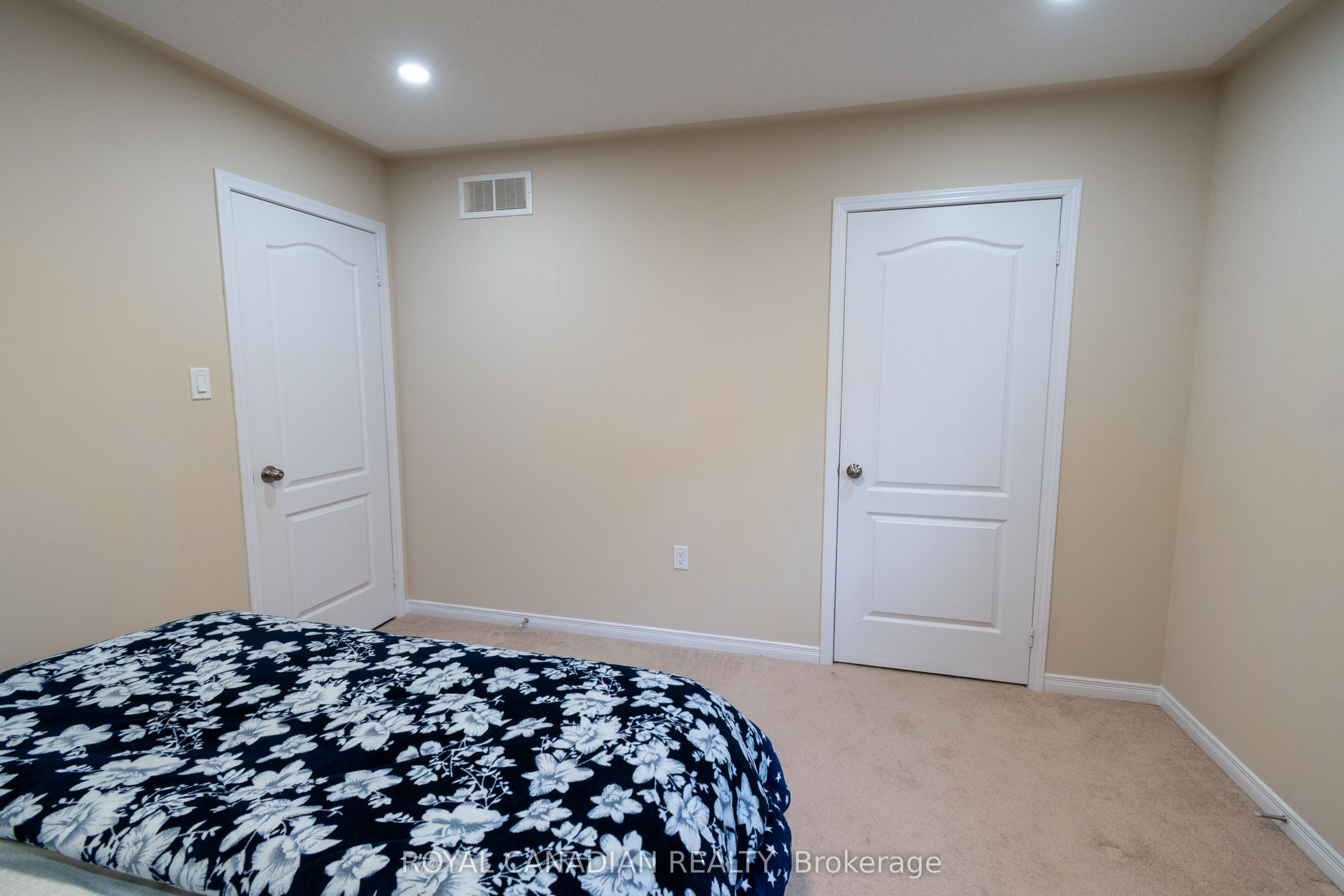 213 Richardson Crescent