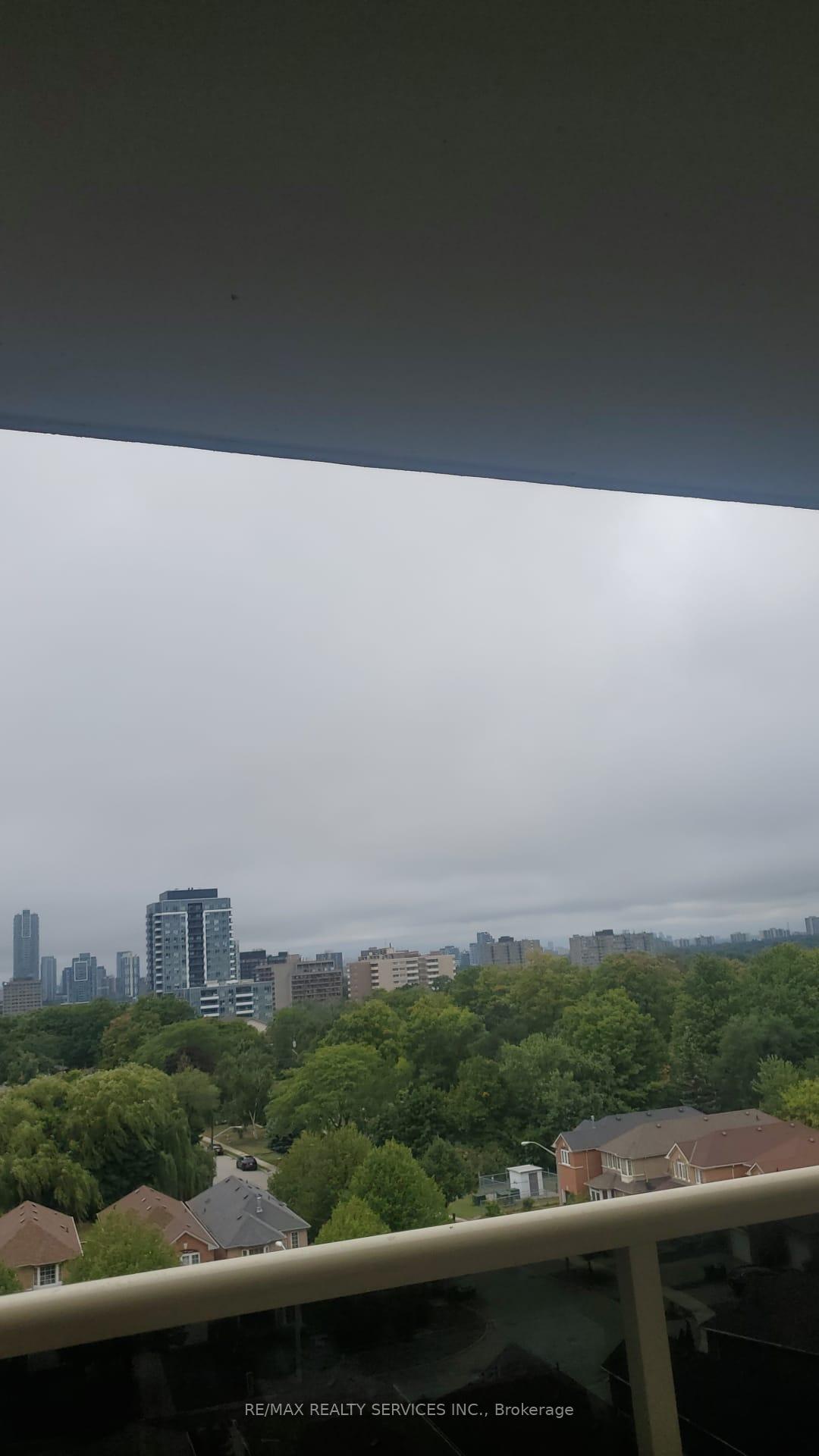 2 Bedrooms Condo at 270 PALMDALE,  Toronto For sale