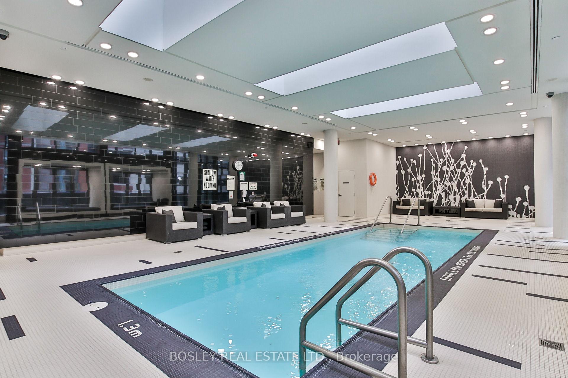 2 Bedrooms Condo at 770 Bay, Toronto For sale