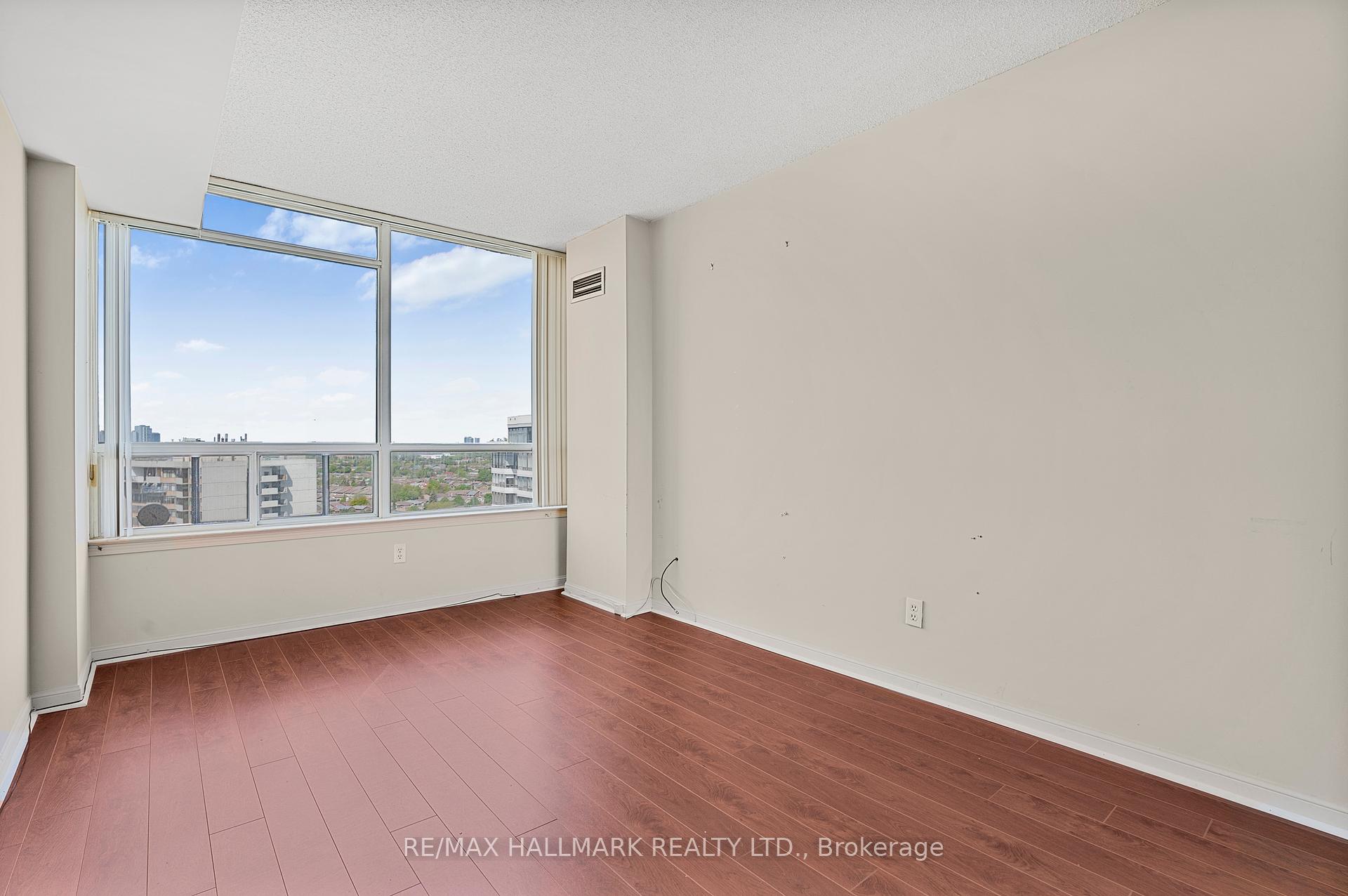 3 Bedrooms Condo at 1121 Steeles, Toronto For sale