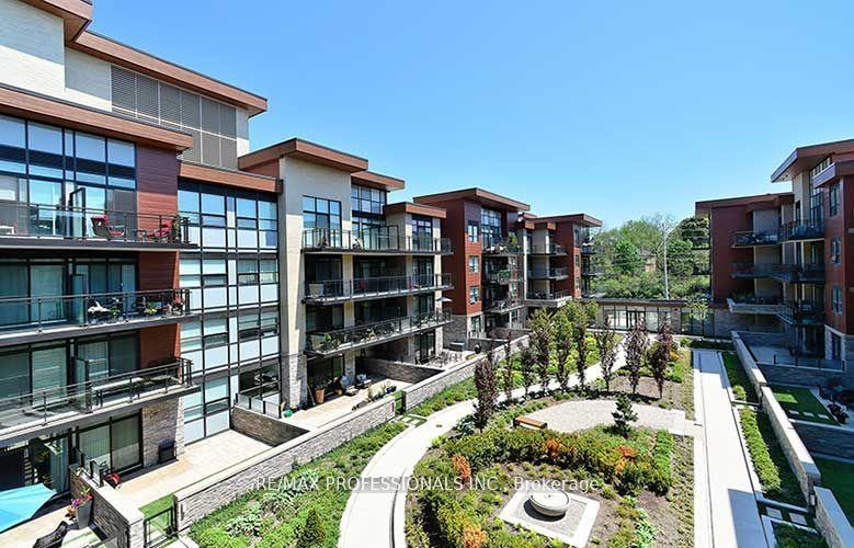 3 Bedrooms Condo at 1575 Lakeshore, Mississauga For sale
