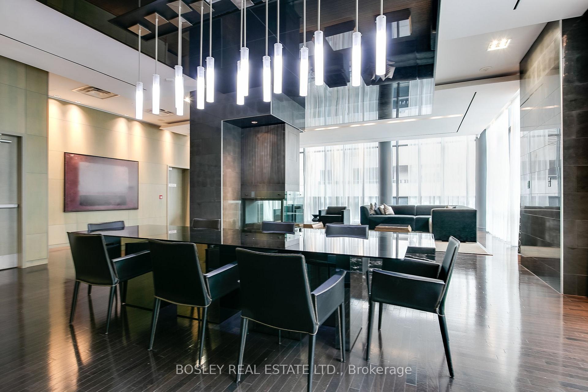 2 Bedrooms Condo at 770 Bay, Toronto For sale