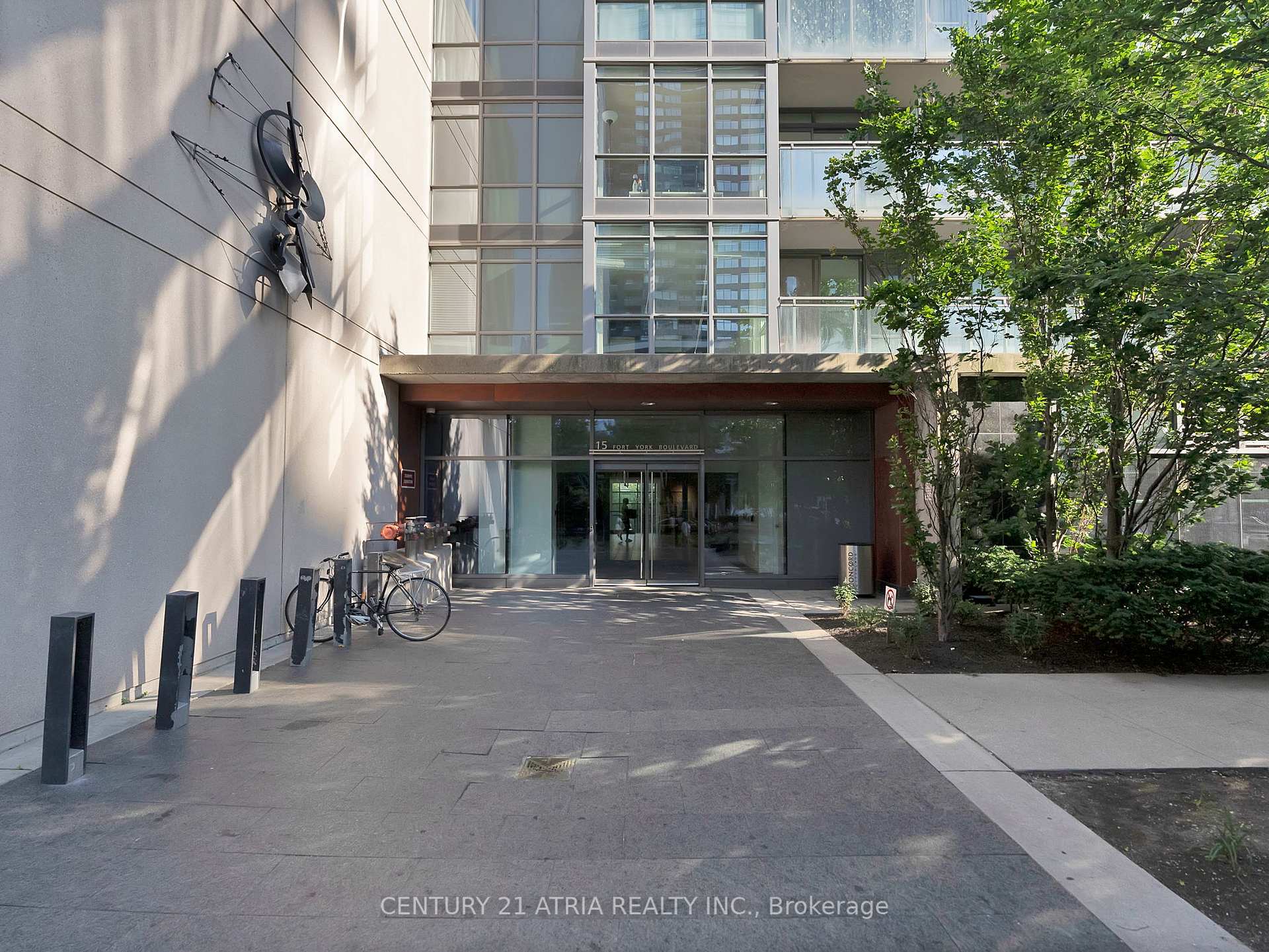 1 Bedroom Condo at 15 Fort York, Toronto For sale