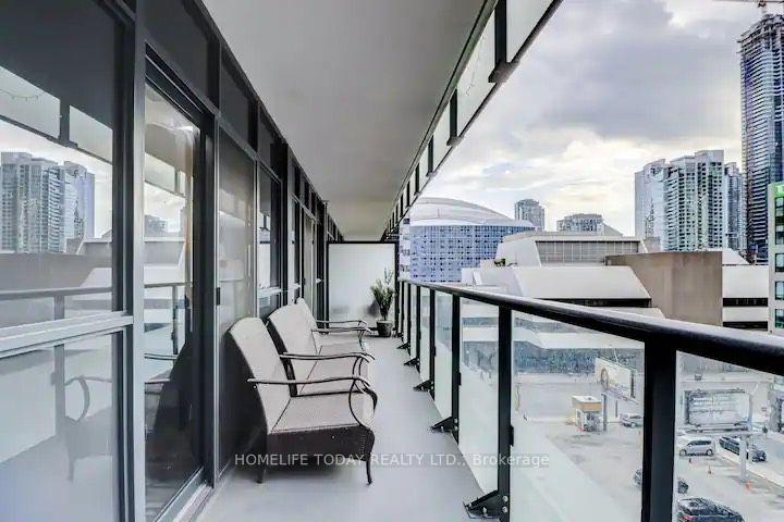 3 Bedrooms Condo at 300 Front, Toronto For sale