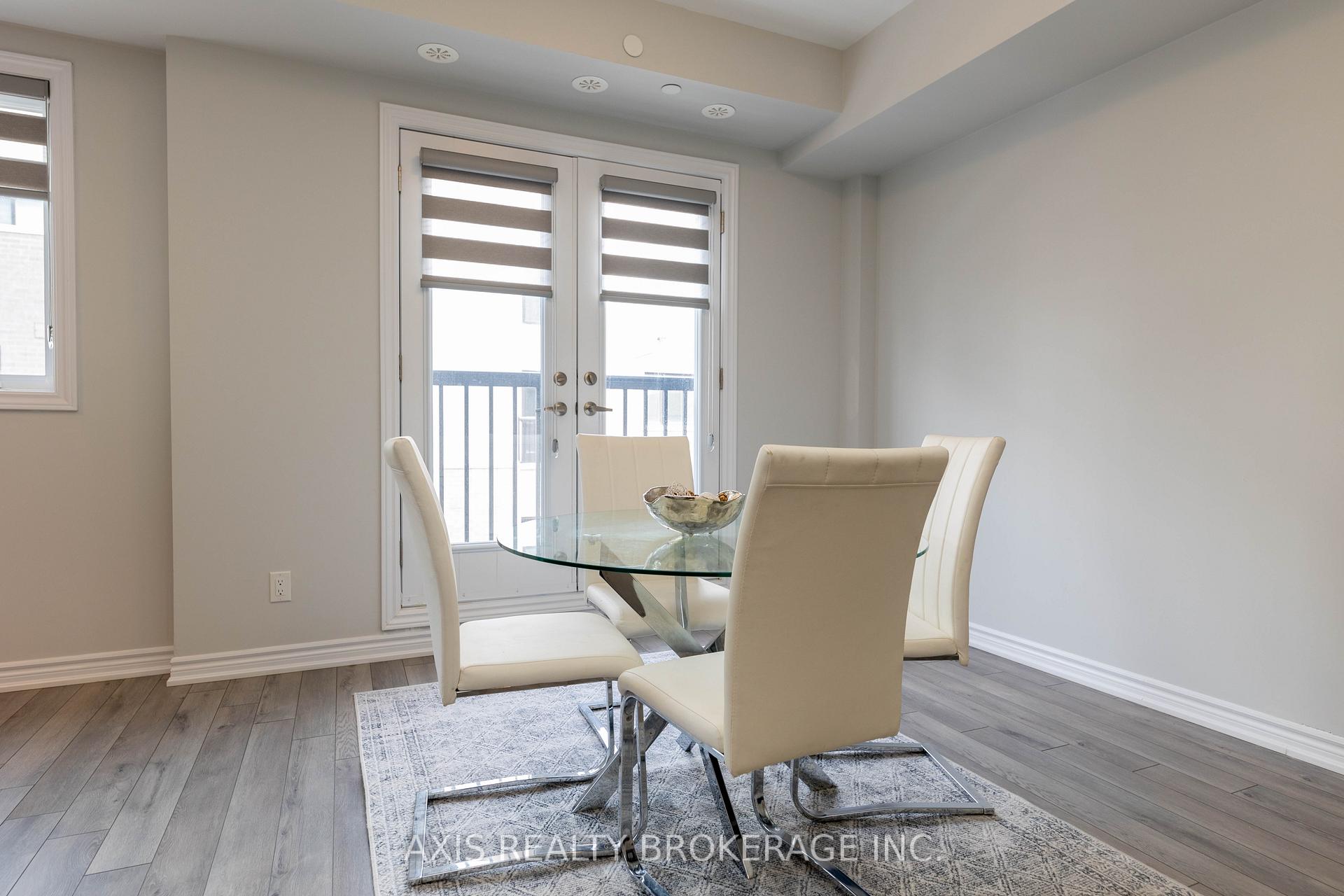 2 Bedrooms Condo at 349 Wheat Boom, Oakville For sale