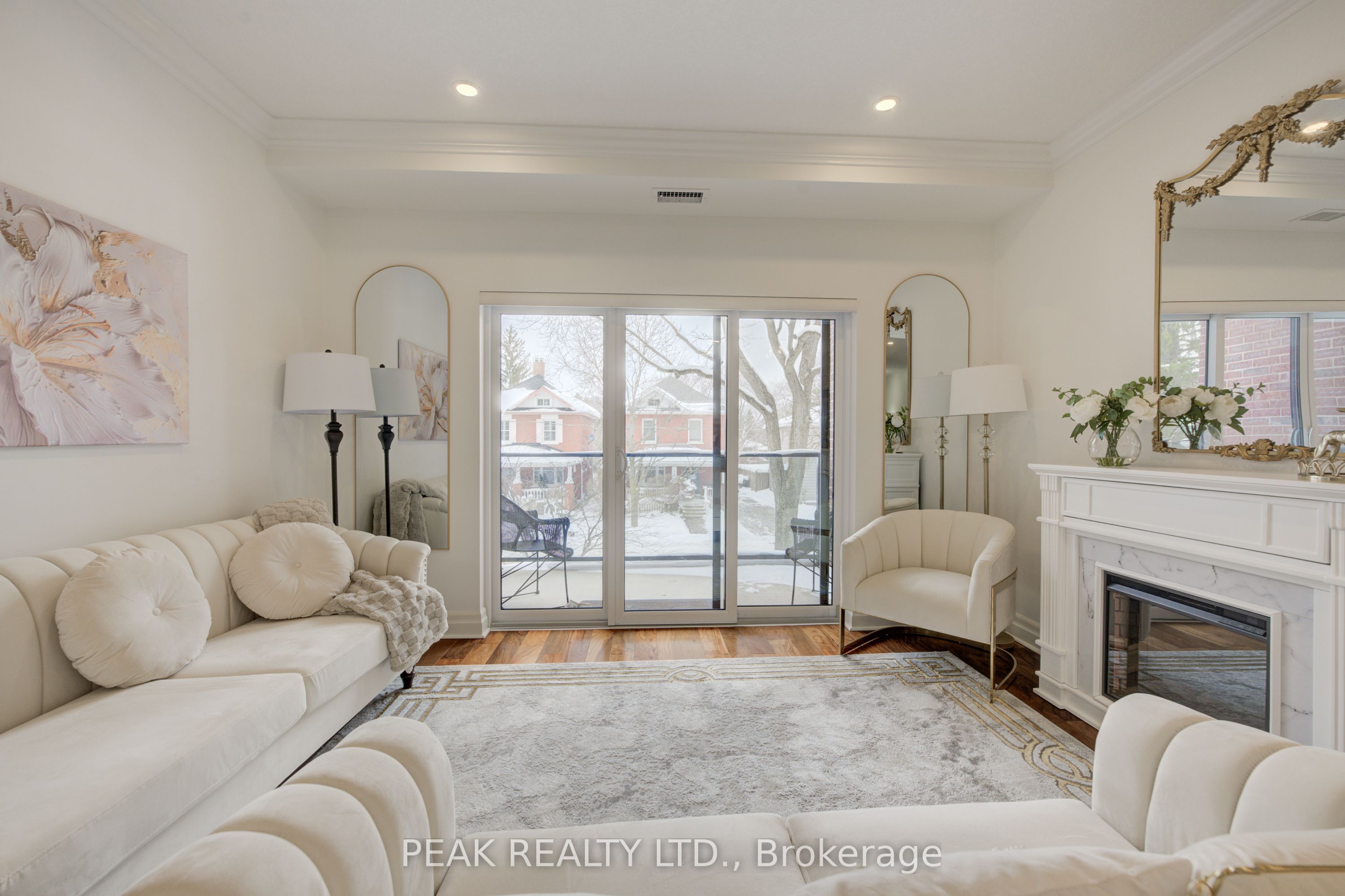 255 John Street N, #213