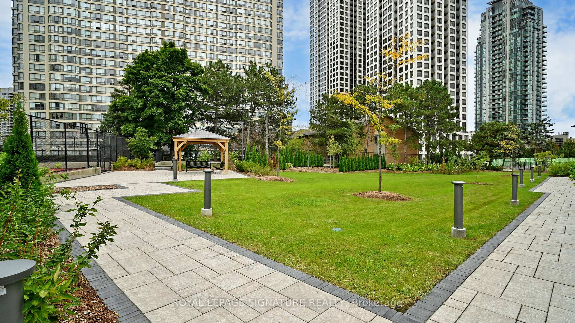 2 Bedrooms Condo at 3605 Kariya, Mississauga For sale