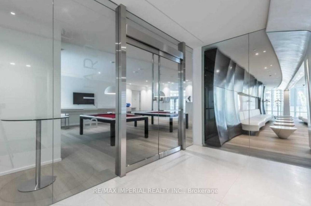 2 Bedrooms Condo at 1 Bloor, Toronto For sale