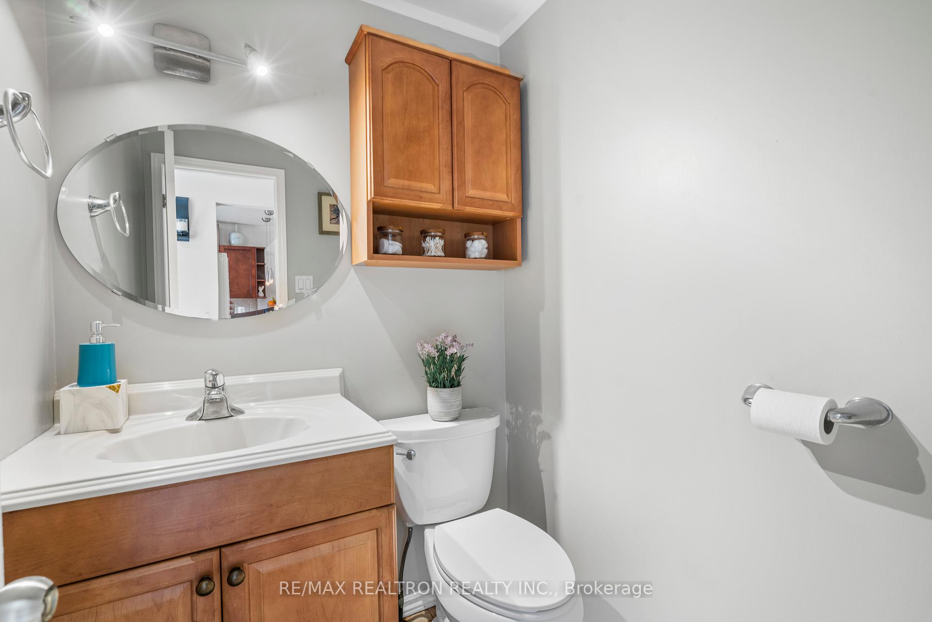 4 Bedrooms Condo at 19 Centennial Park, Toronto For sale