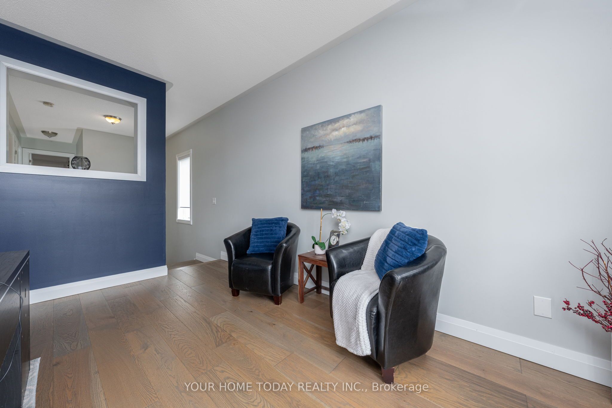 17 Chetholme Place