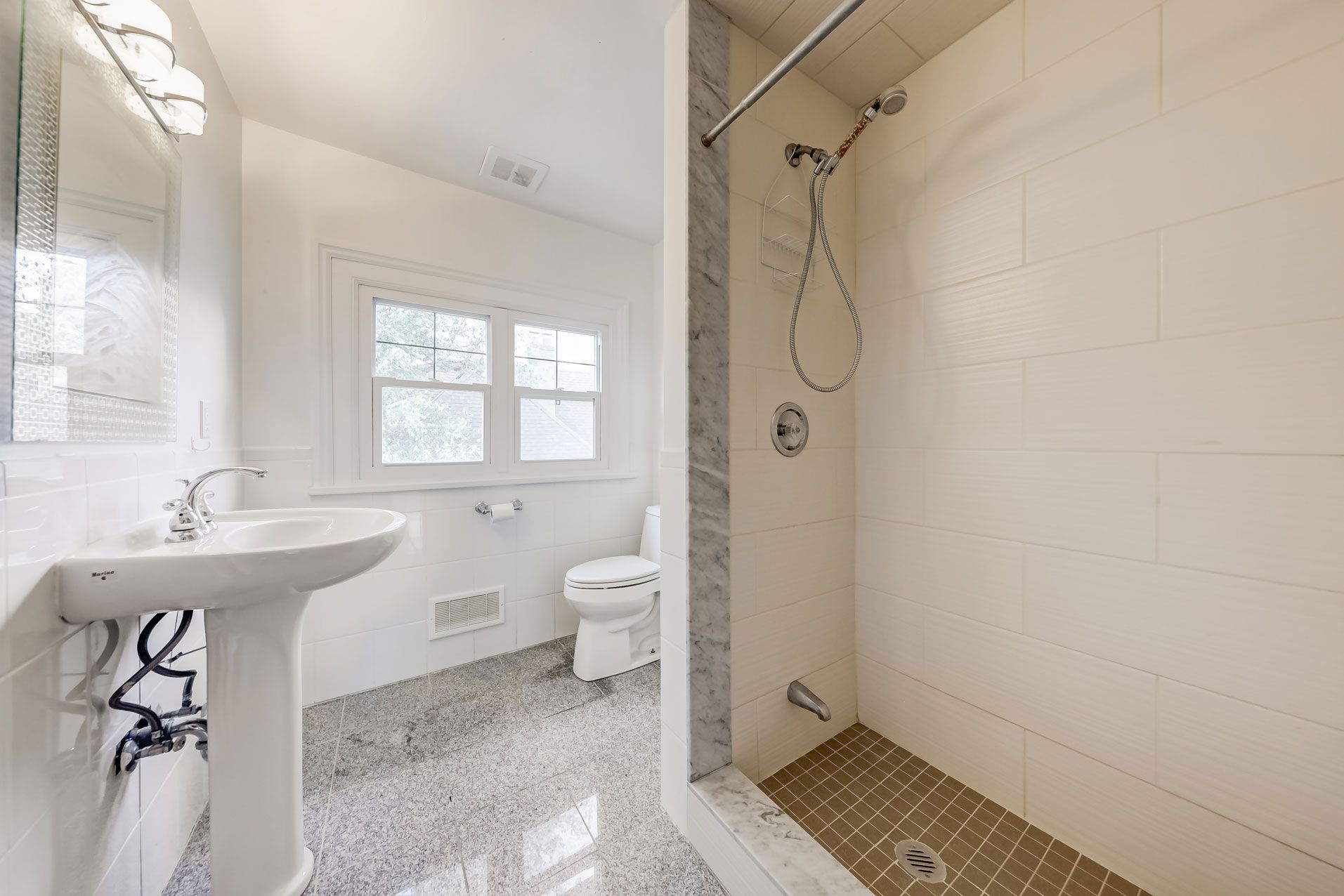1200 Avenue Road Upper#3