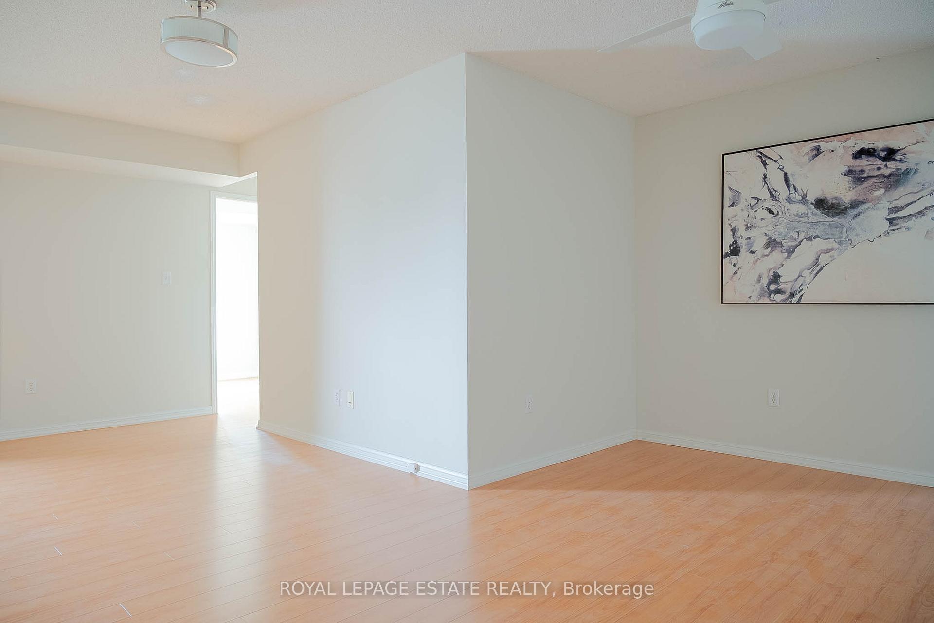 3 Bedrooms Condo at 23 Lorraine,  Toronto For sale