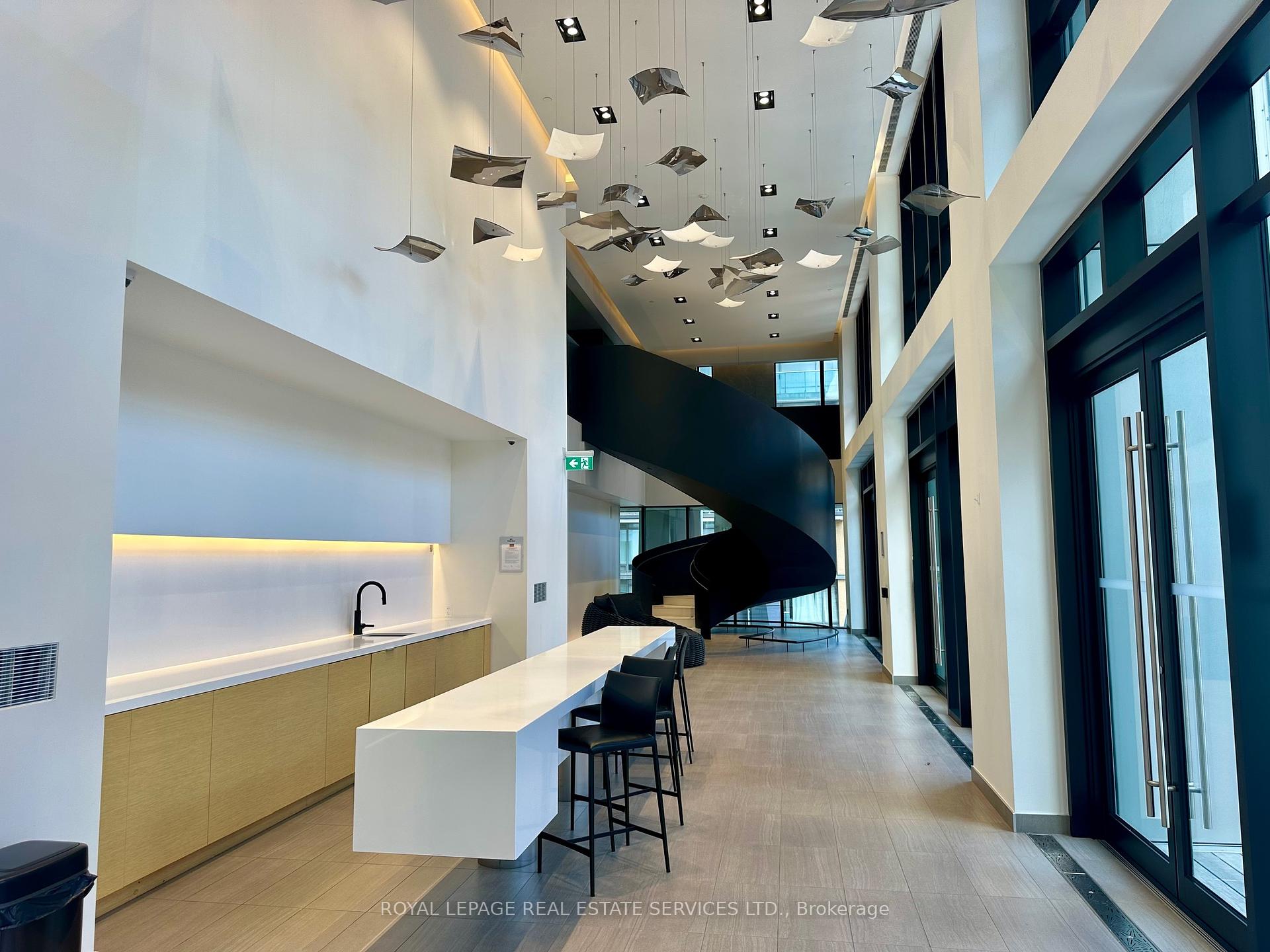 2 Bedrooms Condo at 1 Yorkville, Toronto For sale