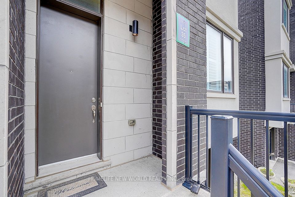 25 Sydney Circle ; MLS ID: N12177648