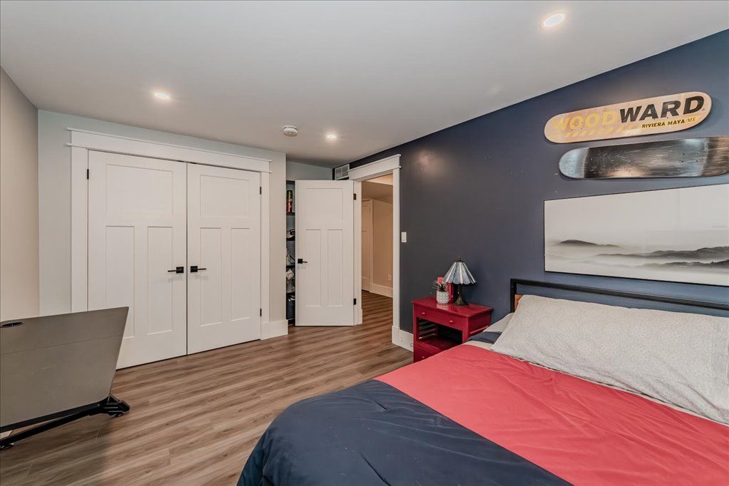 245 Hill Street W