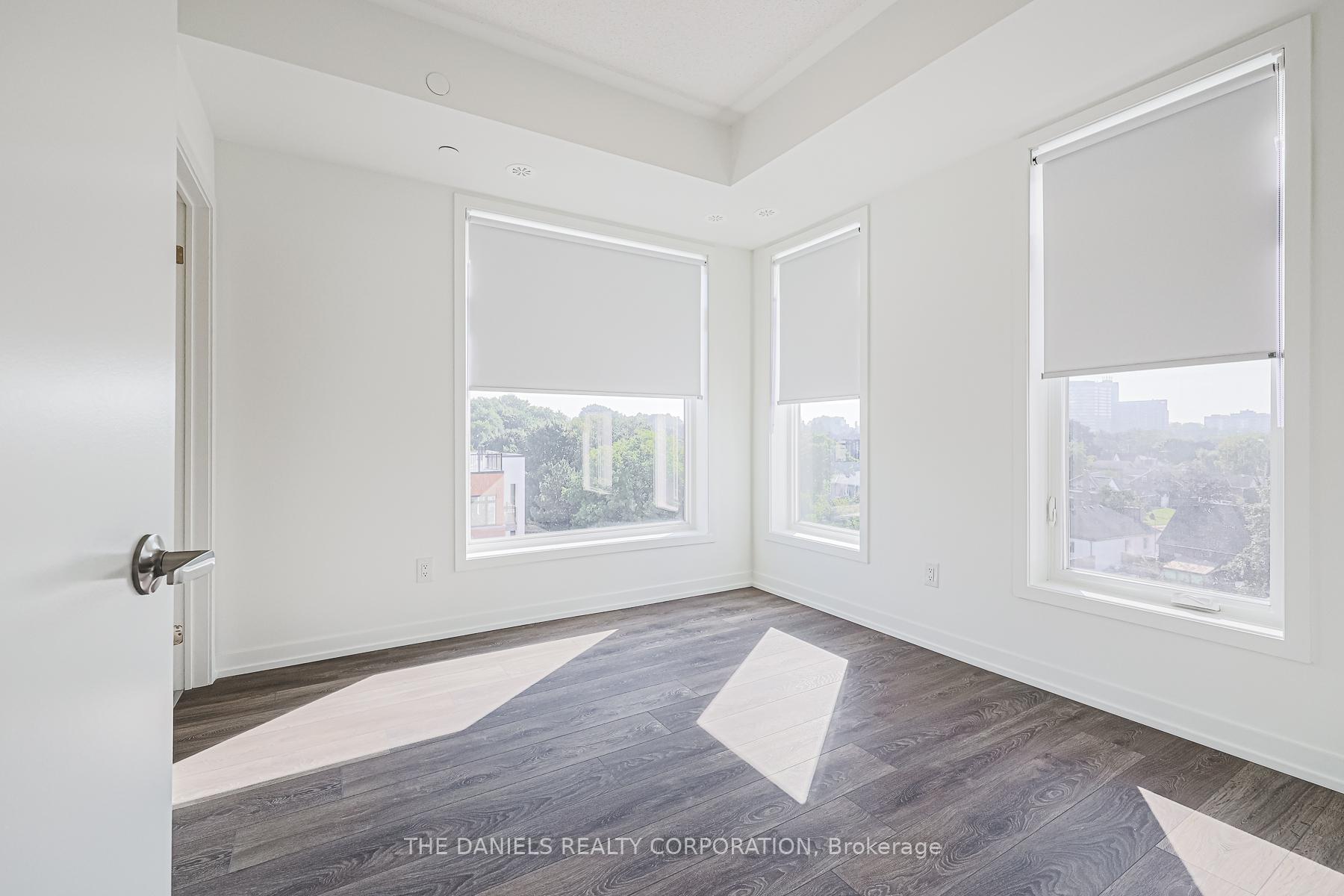 2 Bedrooms Condo at 135 Canon Jackson,  Toronto For sale