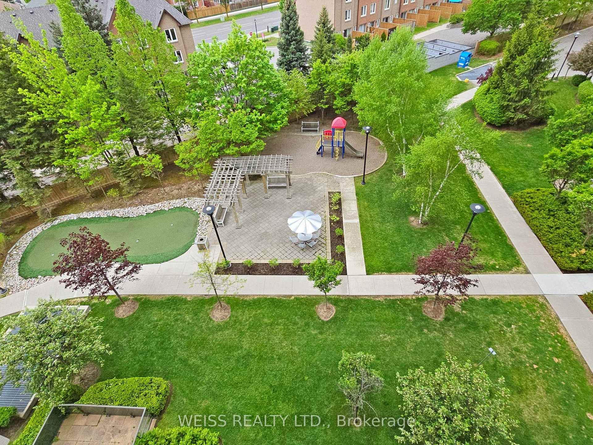 3 Bedrooms Condo at 88 Promenade, Vaughan For sale