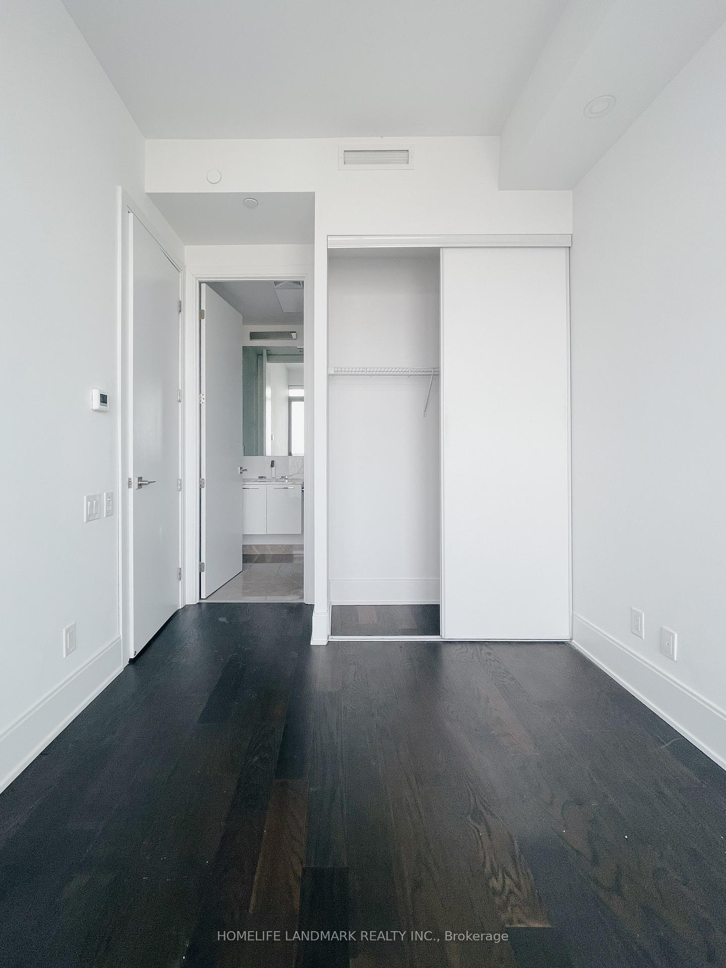 3 Bedrooms Condo at 50 Charles, Toronto For sale