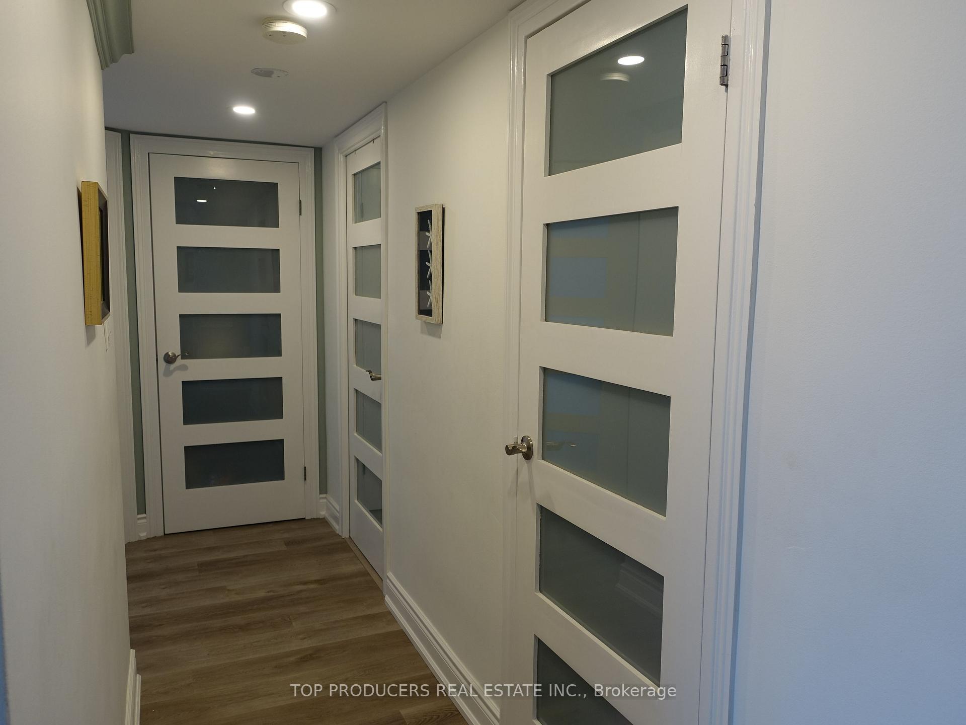 2 Bedrooms Condo at 1333 Bloor,  Mississauga For sale