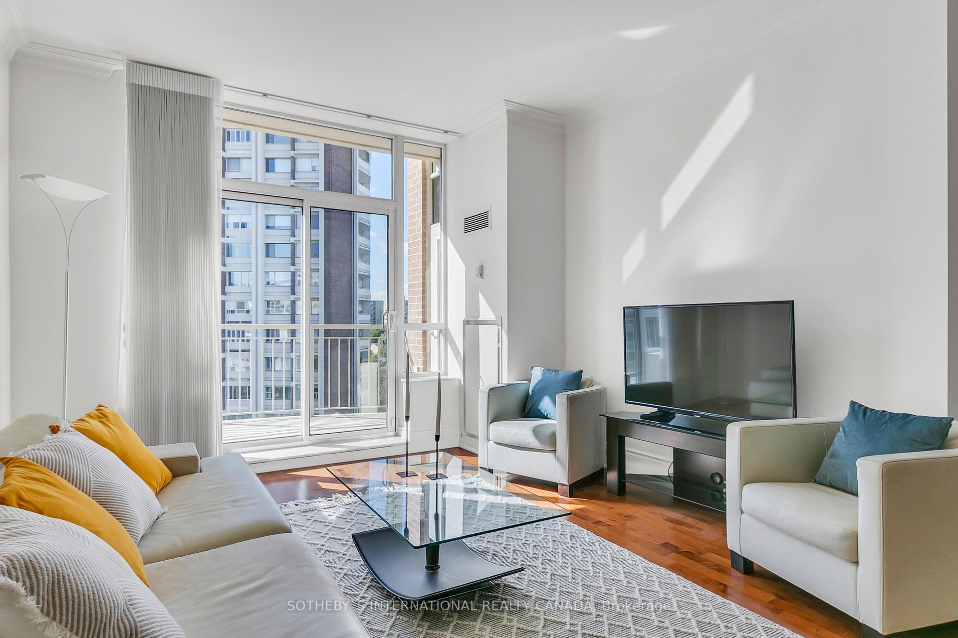 3 Bedrooms Condo at 55 Delisle,  Toronto For sale