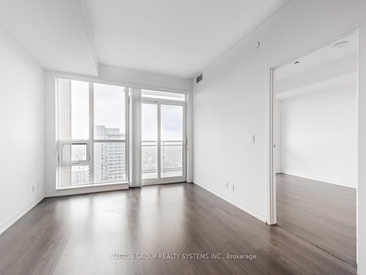 2 Bedrooms Condo at 98 Lillian, Toronto For sale