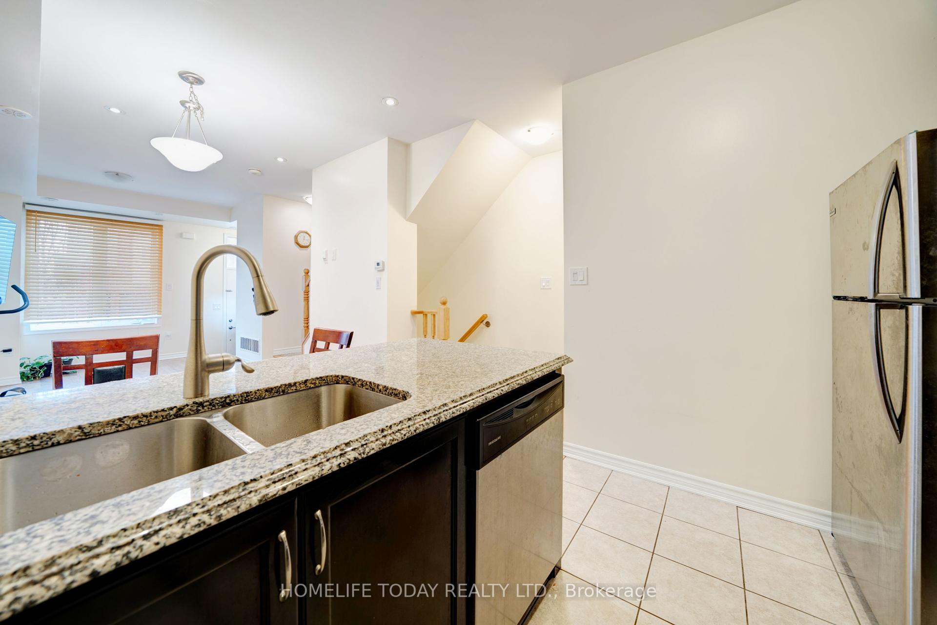 3 Bedrooms Condo at 45 Heron Park, Toronto For sale