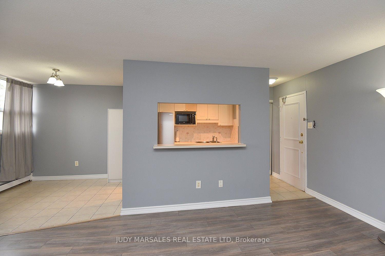 1 Bedroom Condo at 1950 Main,  Hamilton For sale