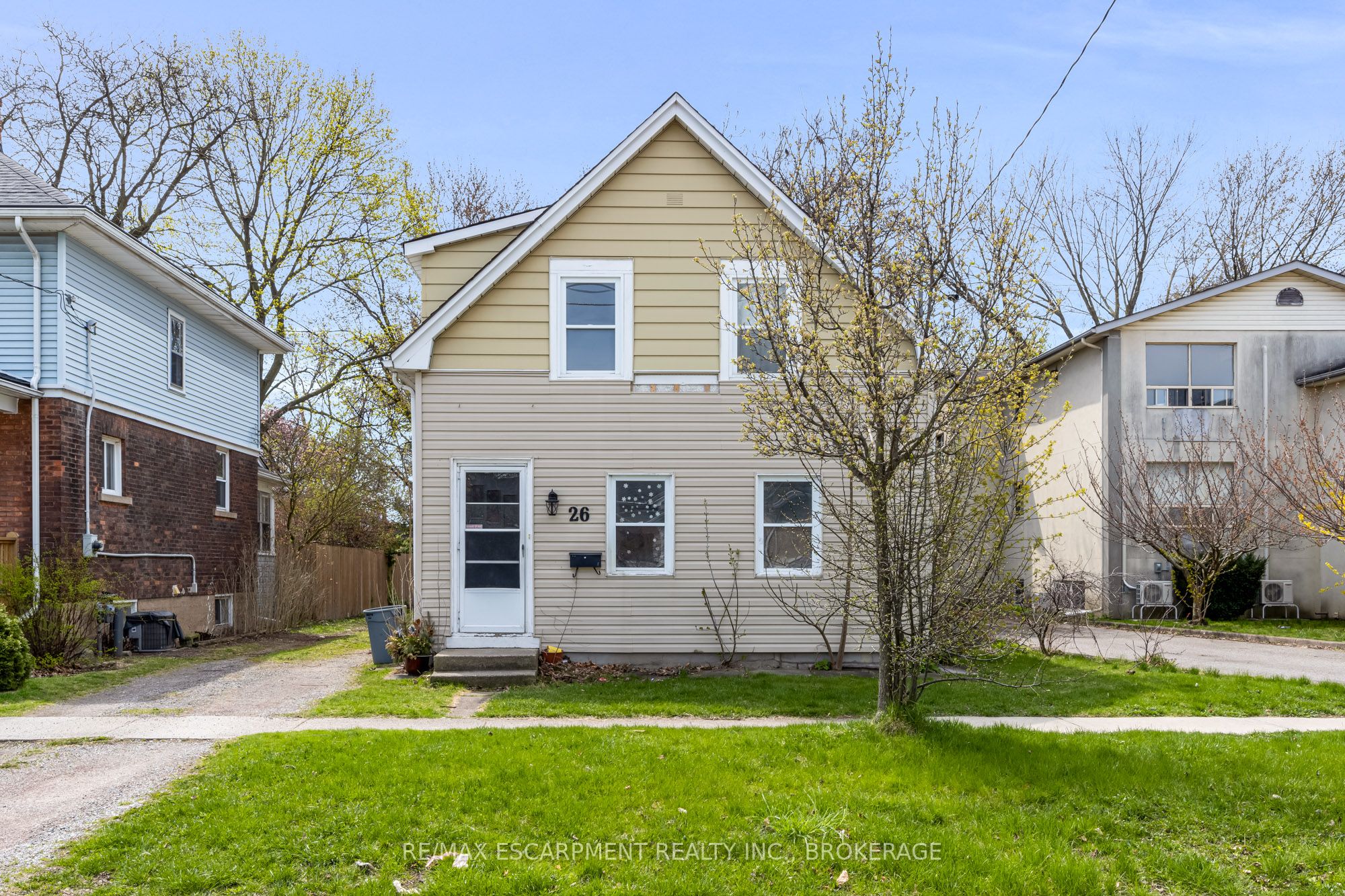 26 Dacotah Street, St. Catharines, ON L2R 1Z4