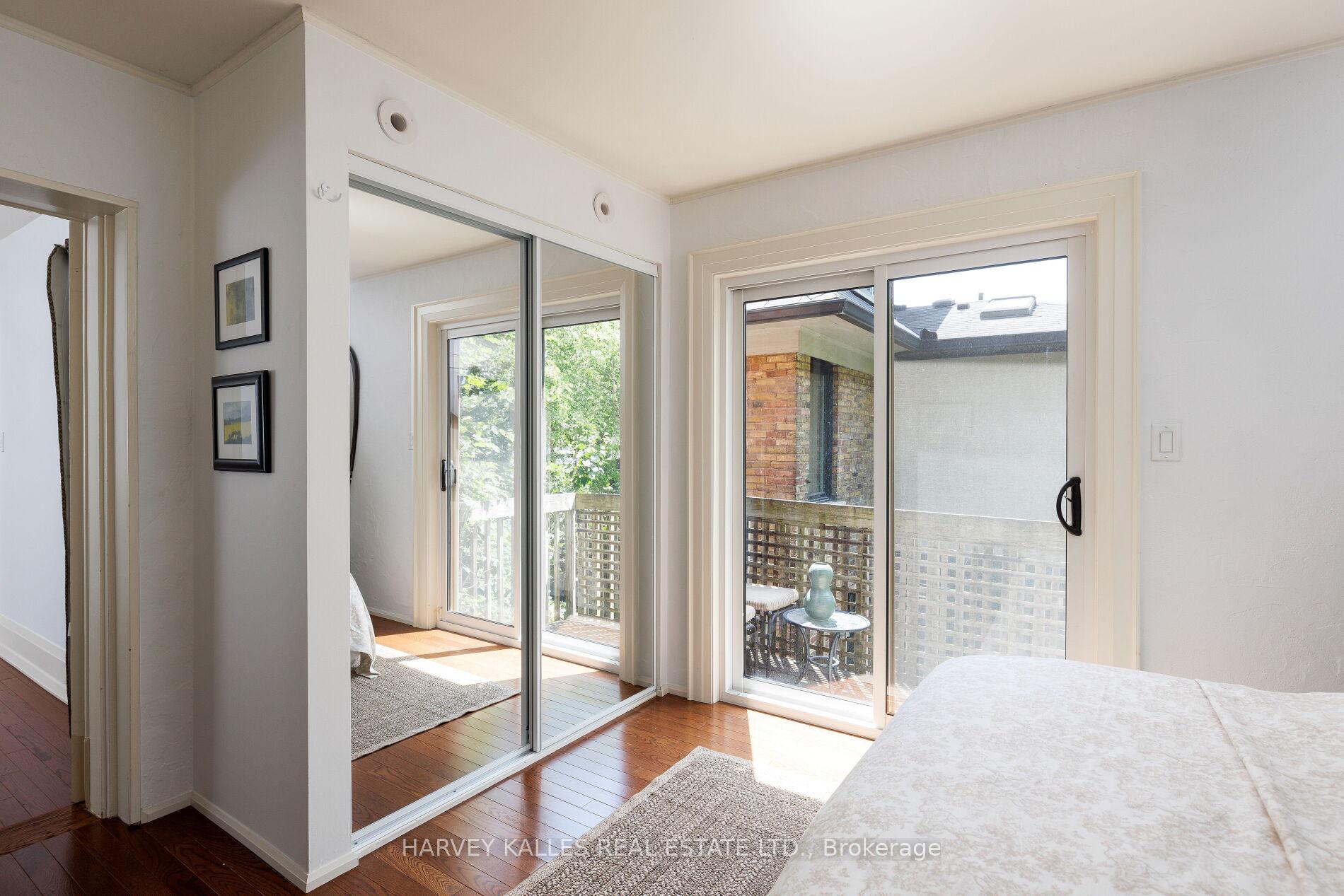 8 Edgewood Crescent