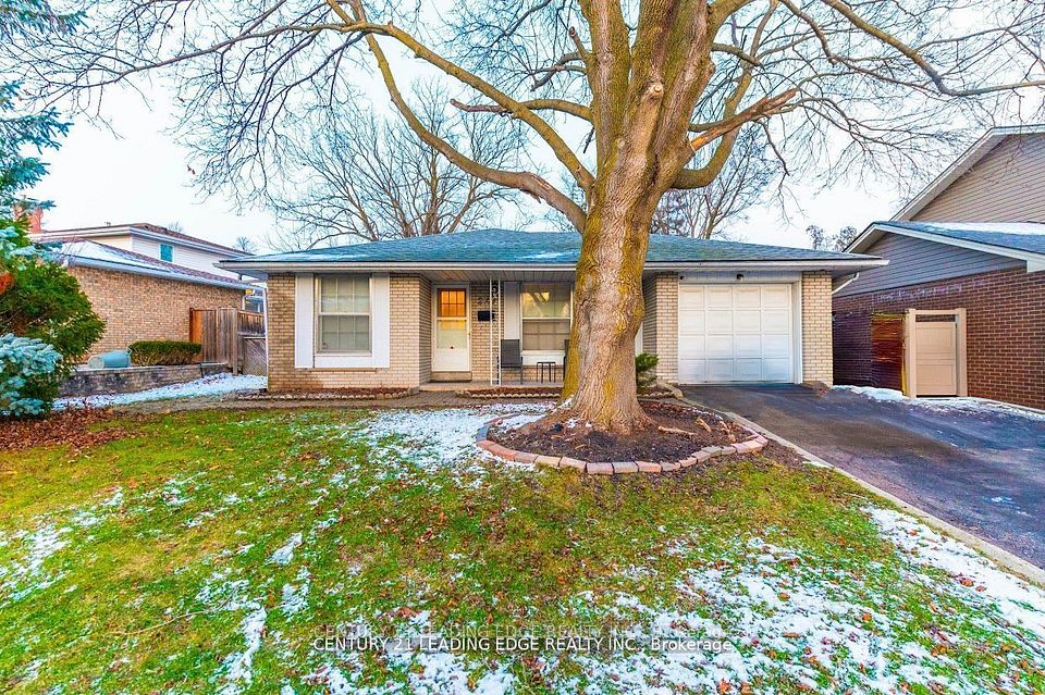 2145 Sandringham Drive, Burlington, ON L7P 1T8