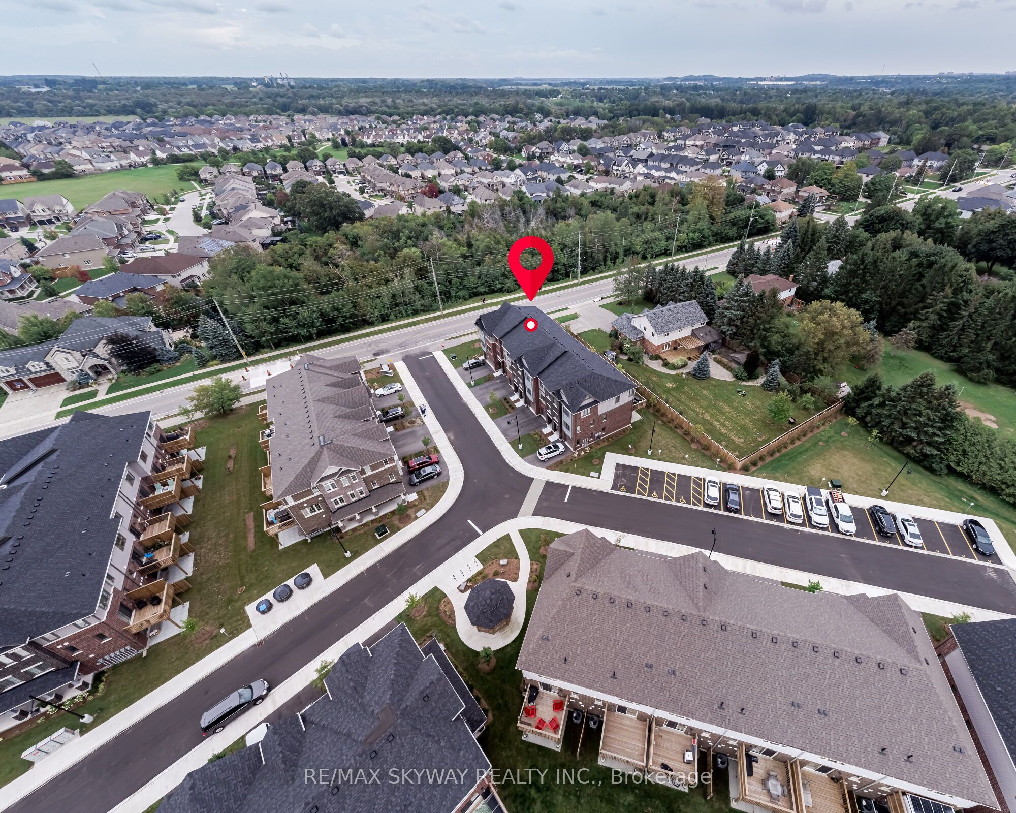 311 Woolwich Street, #5