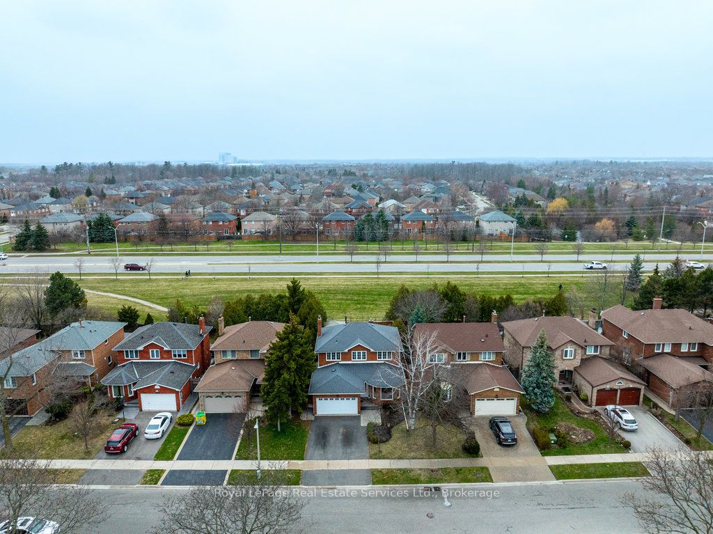 1531 Stoneybrook Trail, Oakville, ON L6M 2R4