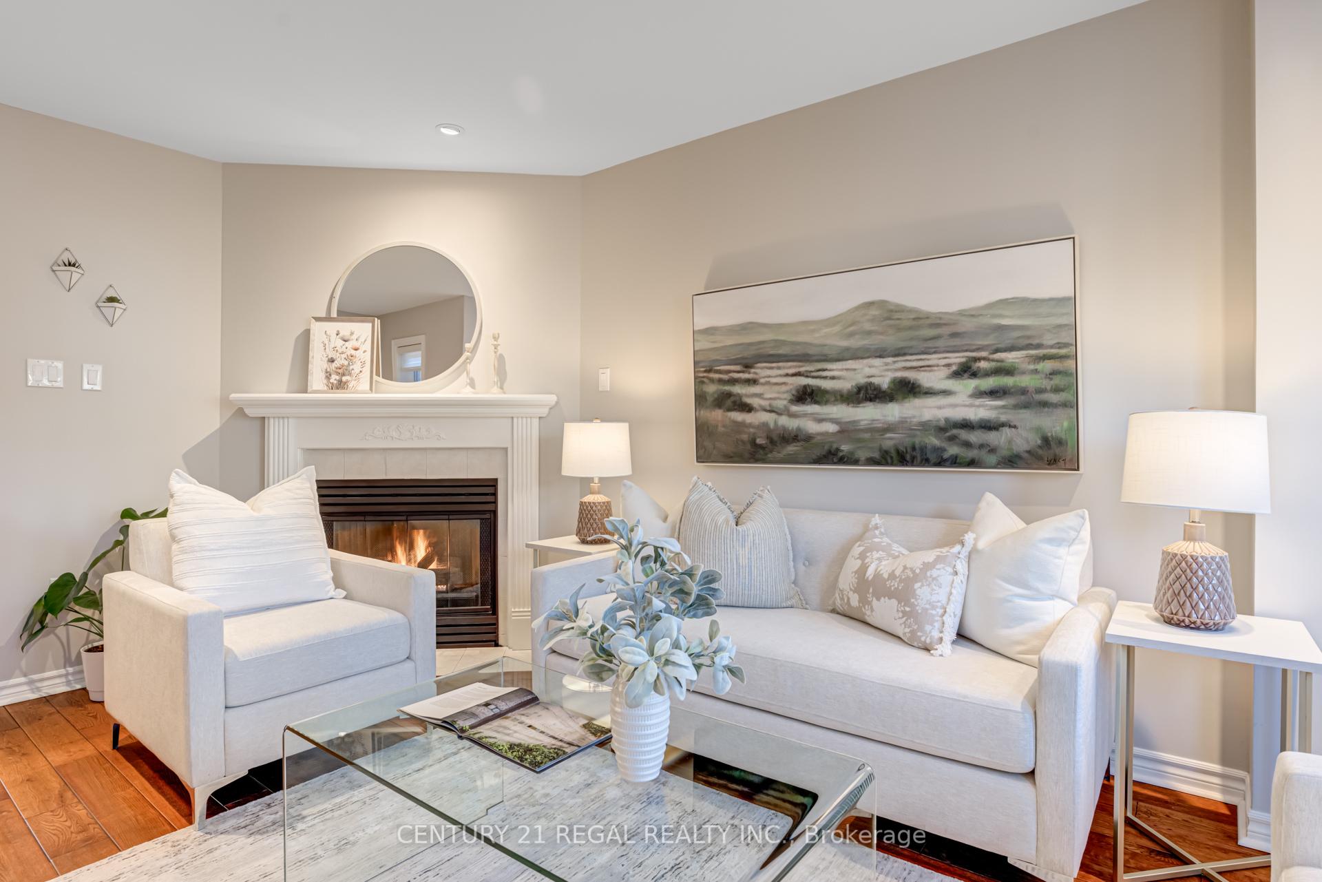 3 Bedrooms Condo at 45 Bristol, Mississauga For sale