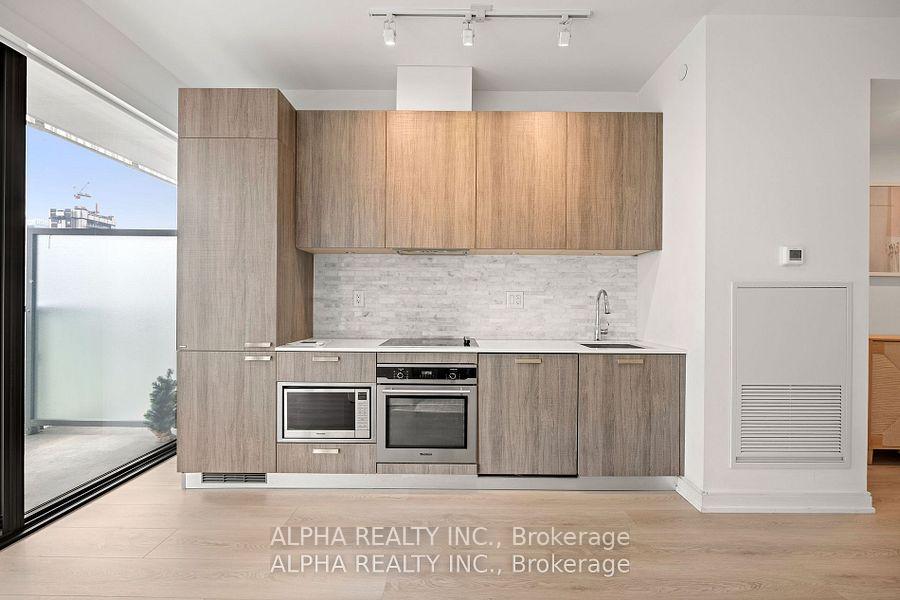 3 Bedrooms Condo at 50 Charles St E, Toronto For sale