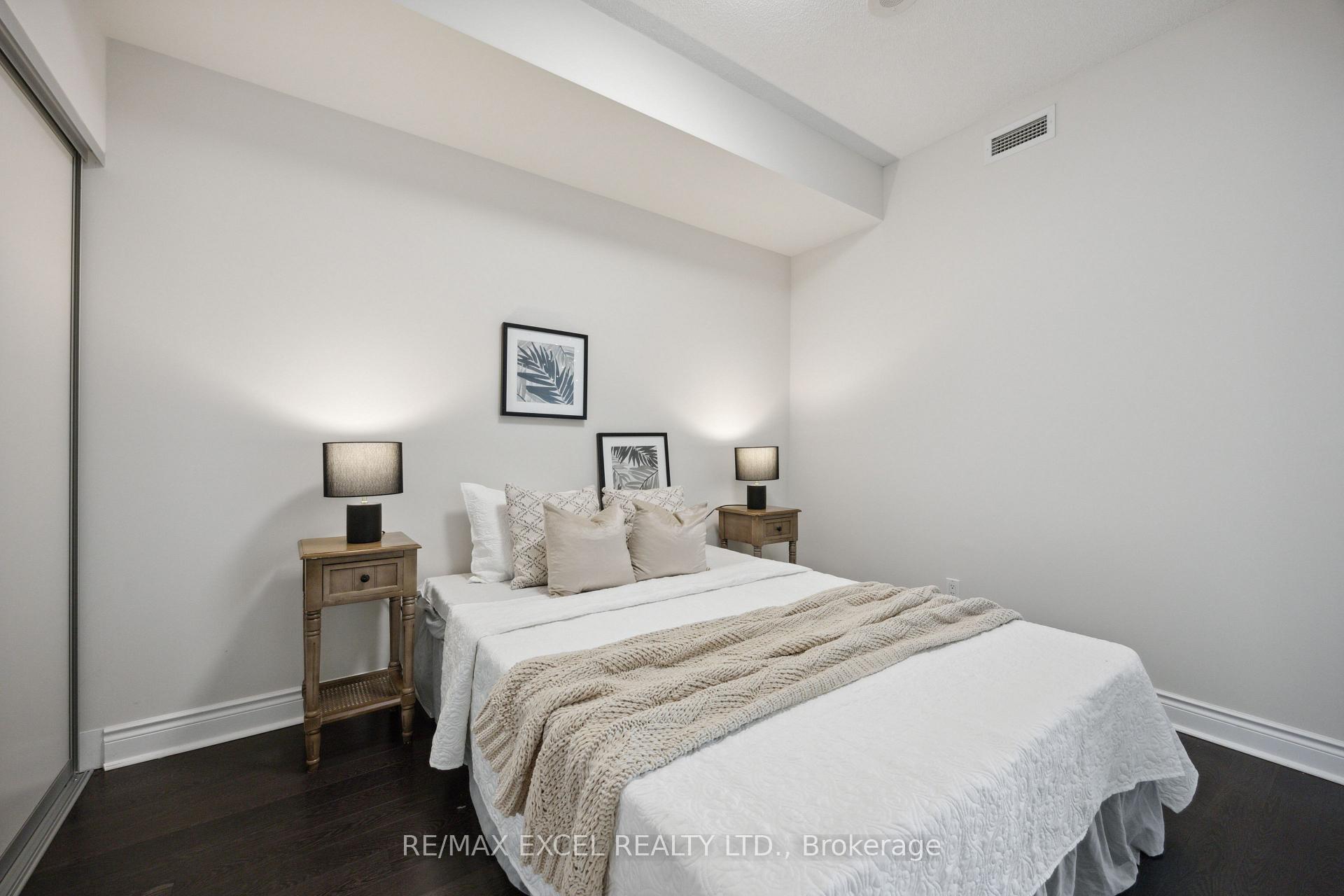 2 Bedrooms Condo at 90 Stadium, Toronto For sale