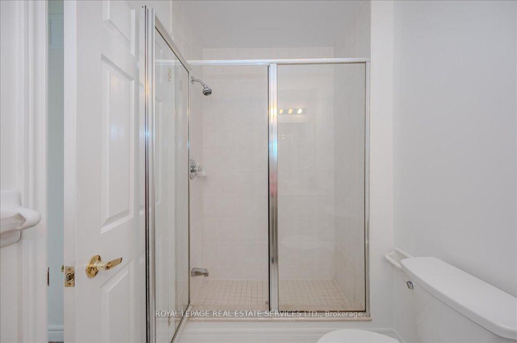 3 Bedrooms Condo at 1267 Dorval, Oakville For sale