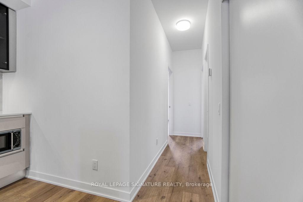 2 Bedrooms Condo at 3025 Trailside, Oakville For sale