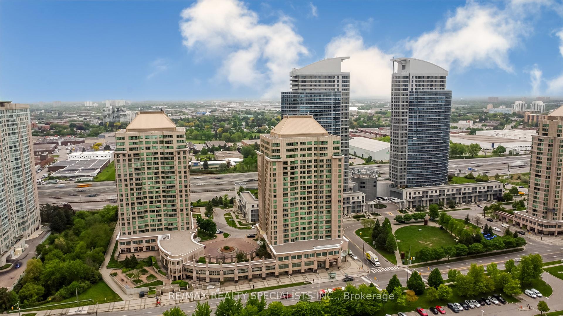 1 Bedroom Condo at 8 LEE CENTRE, Toronto For sale