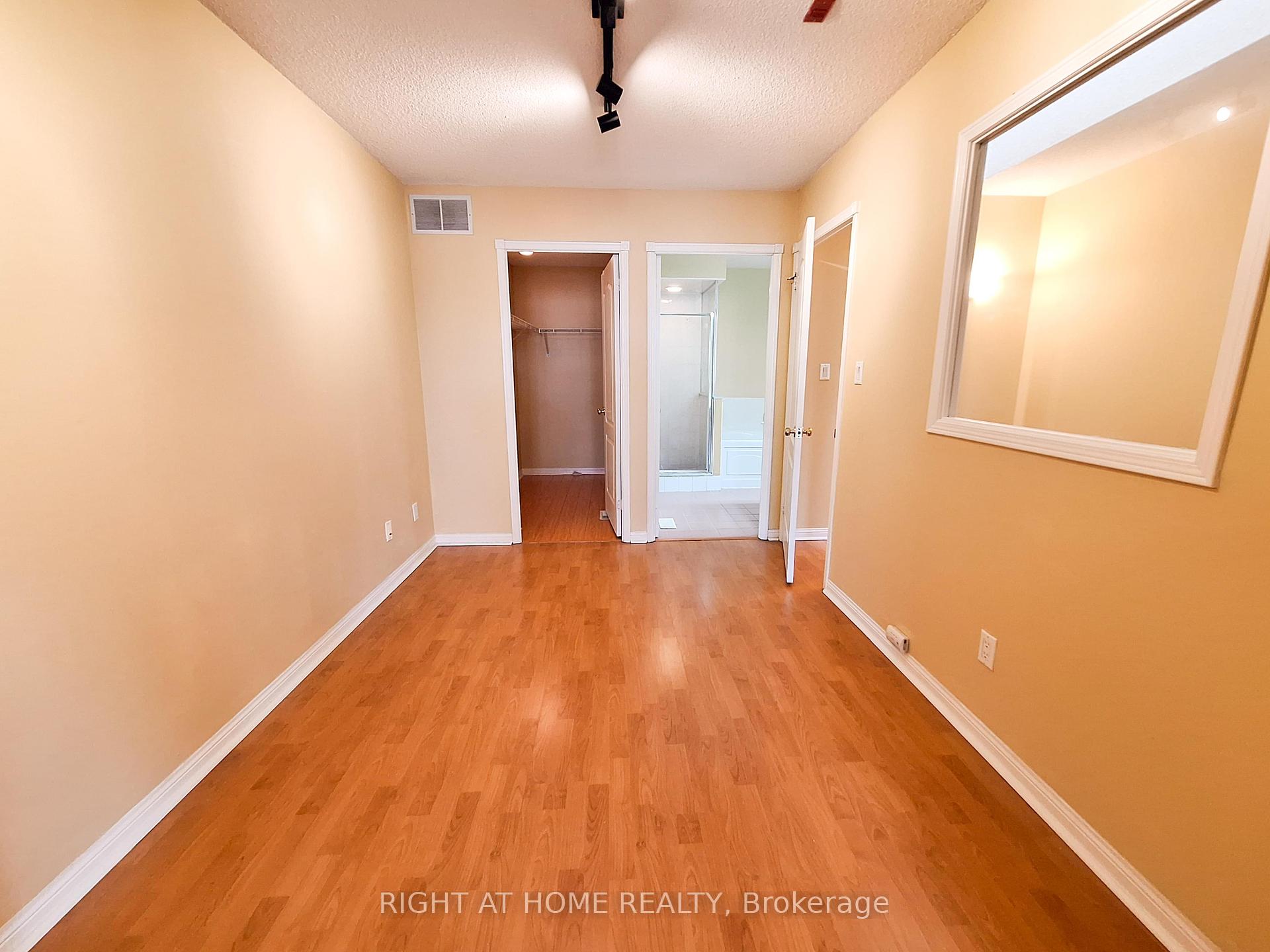 4 Bedrooms Condo at 821 Grandview, Toronto For sale