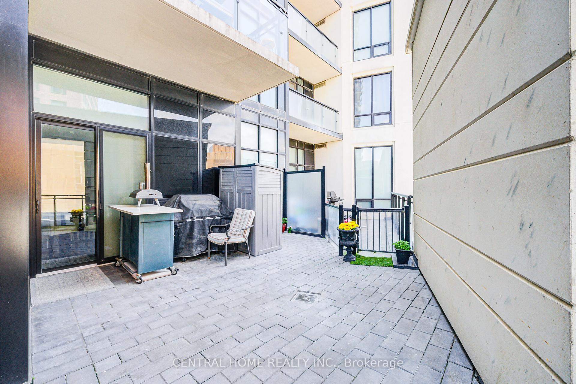 2 Bedrooms Condo at 2910 Highway 7, Vaughan For sale