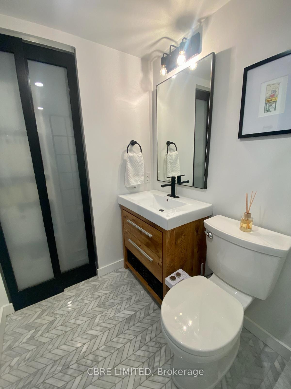 2 Bedrooms Condo at 388 Richmond,  Toronto For sale