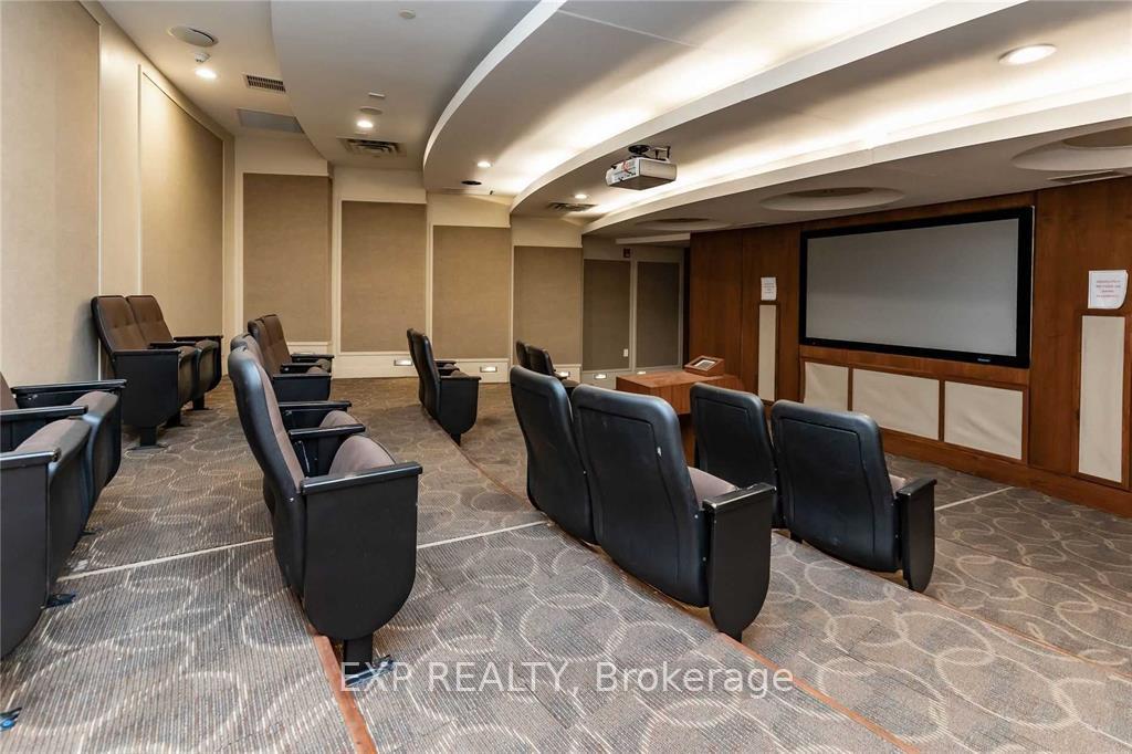 2 Bedrooms Condo at 3880 Duke Of York, Mississauga For sale