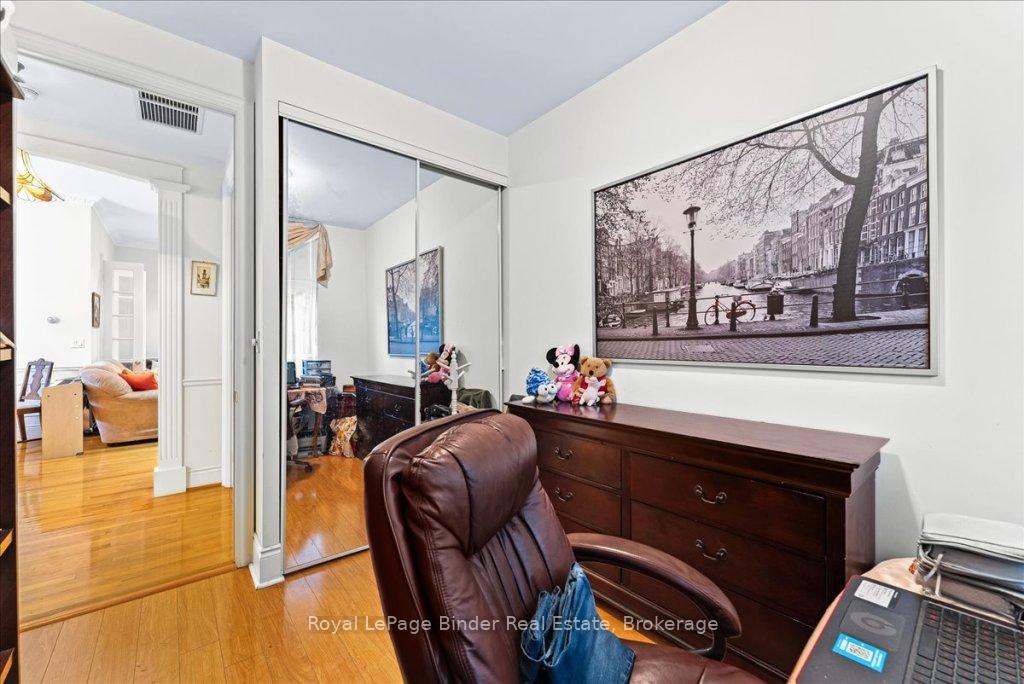 3 Bedrooms Condo at 88 Grandview,  Toronto For sale