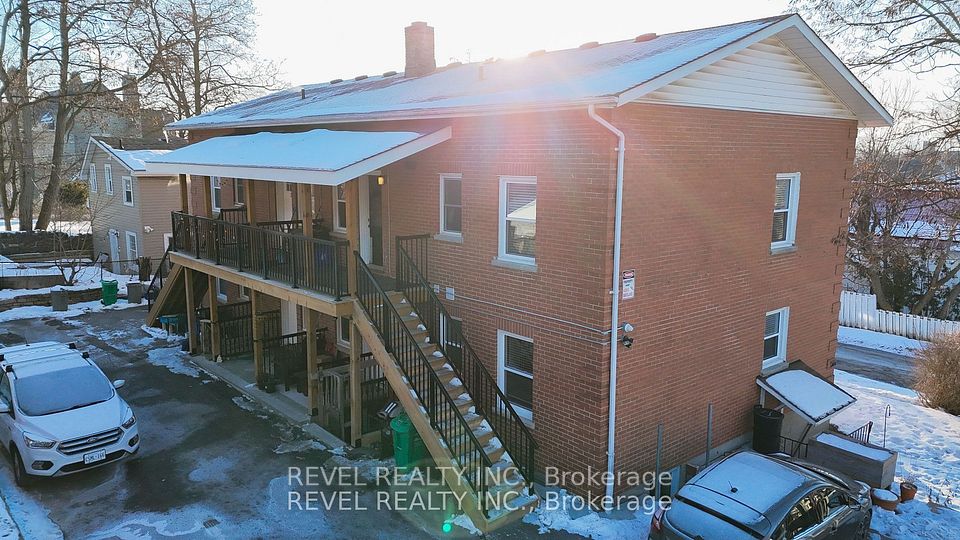 350 Simcoe Street