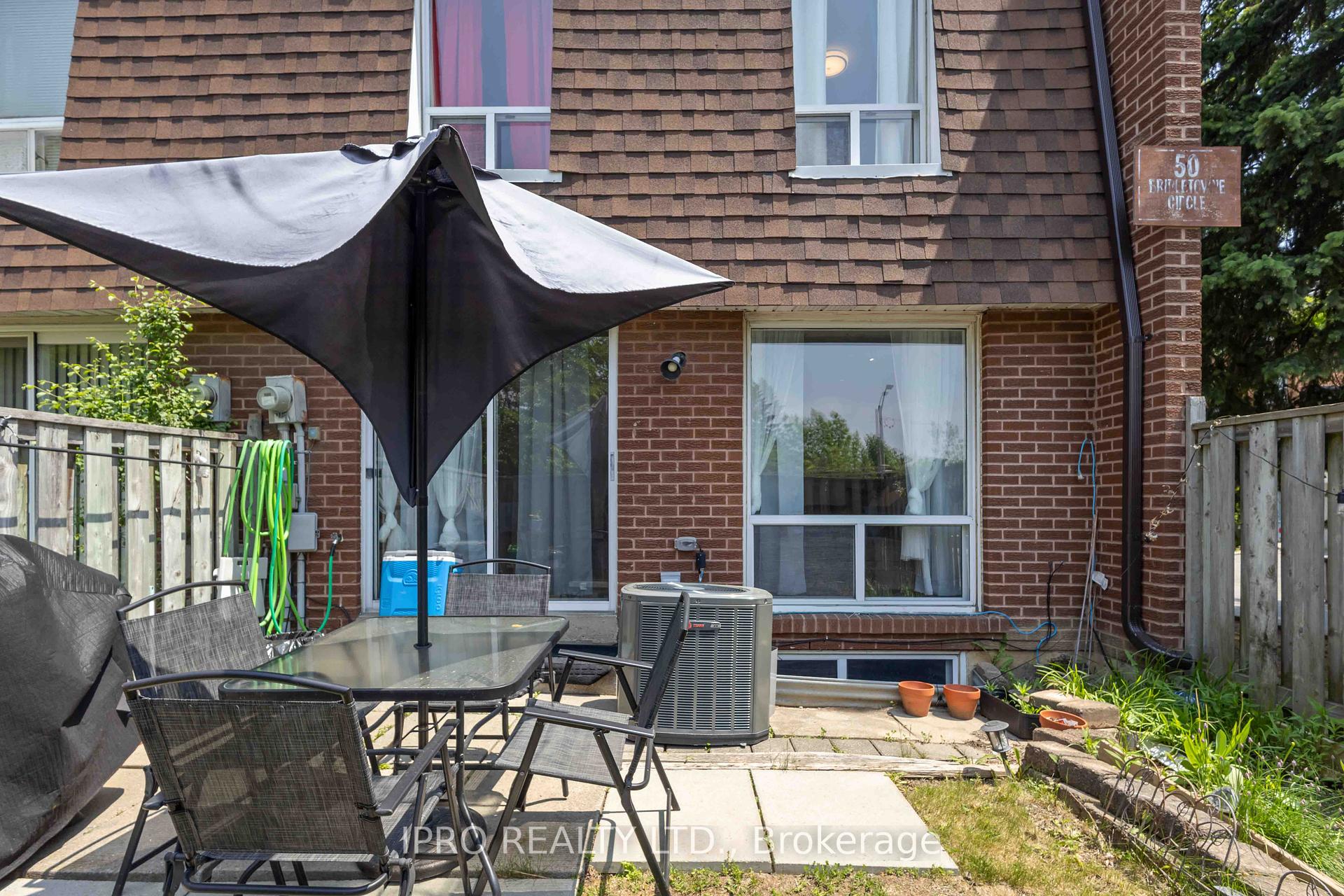 5 Bedrooms Condo at 50 Bridletowne, Toronto For sale