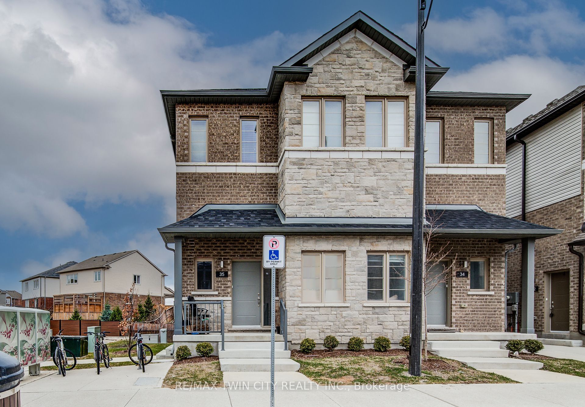 #35 - 205 West Oak Trail, Kitchener, ON N2R 0R9