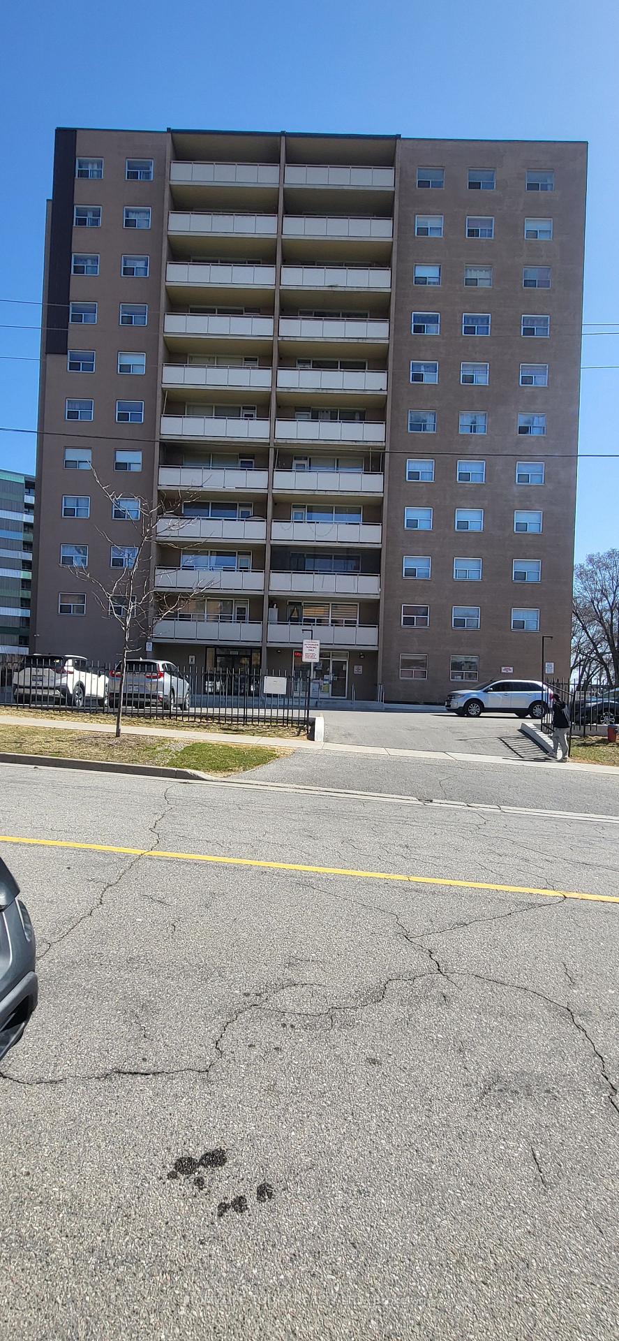 3 Bedrooms Condo at 207 Galloway,  Toronto For sale