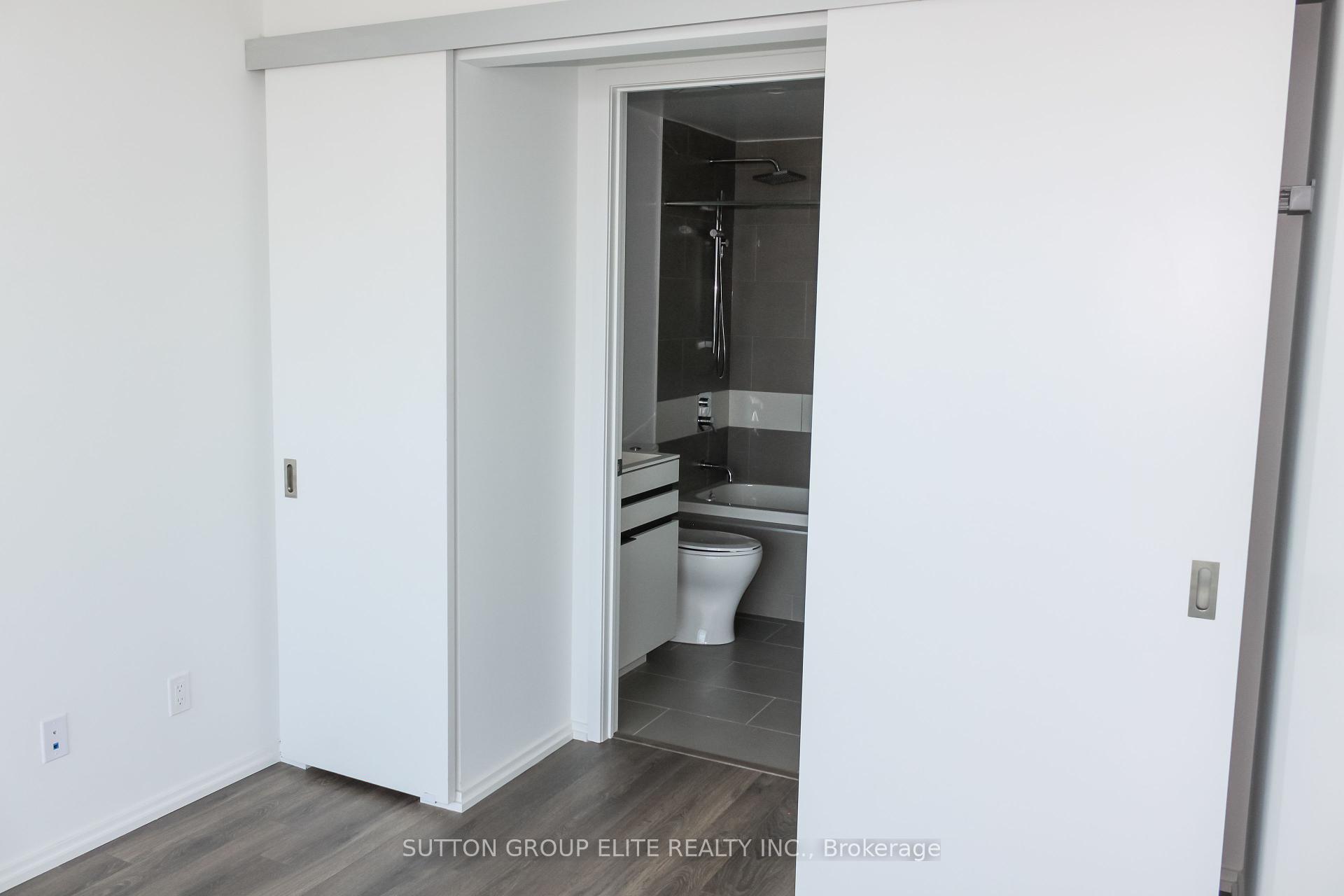 2 Bedrooms Condo at 197 YONGE, Toronto For sale