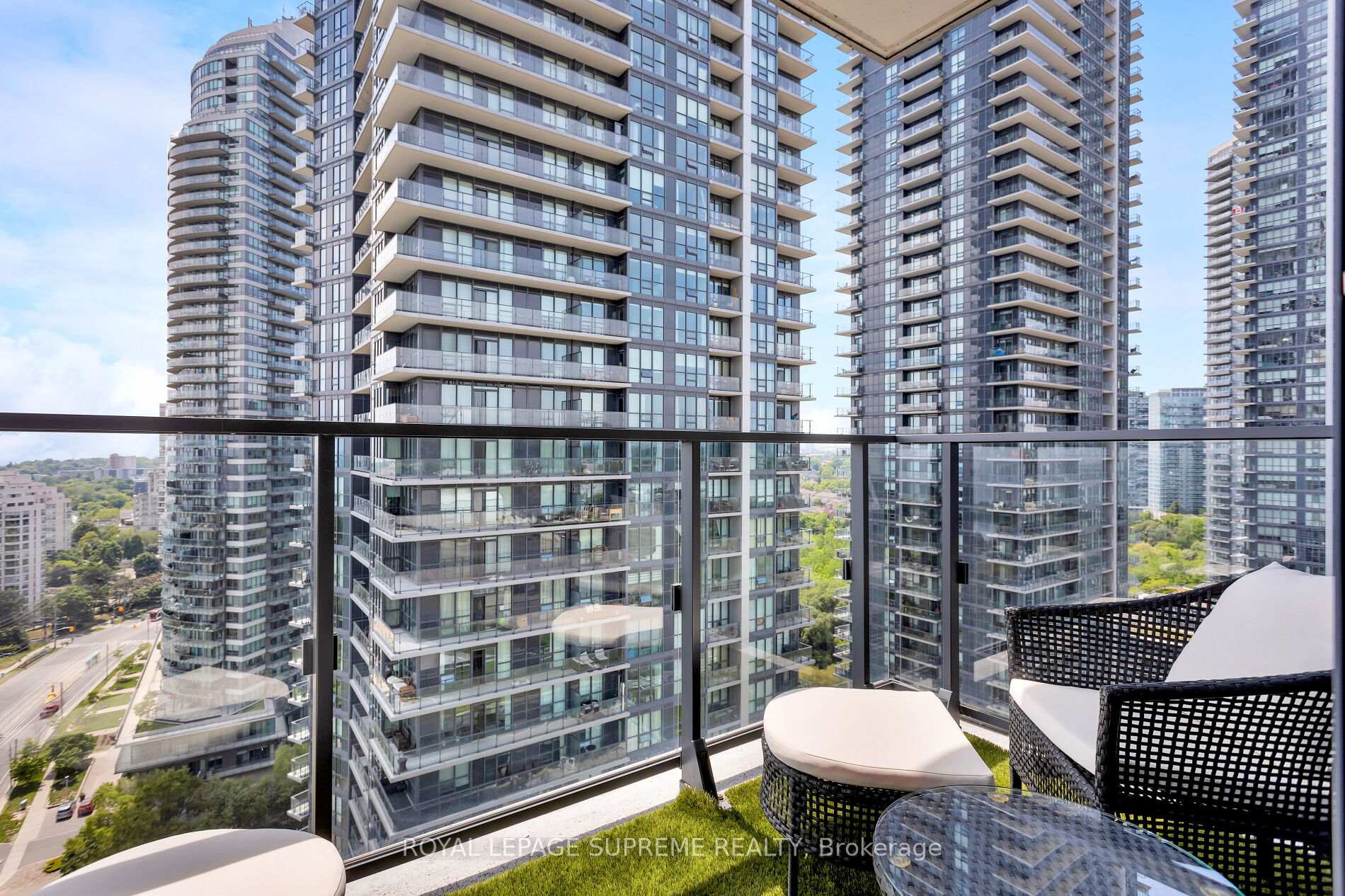 1 Bedroom Condo at 2200 Lake Shore, Toronto For sale