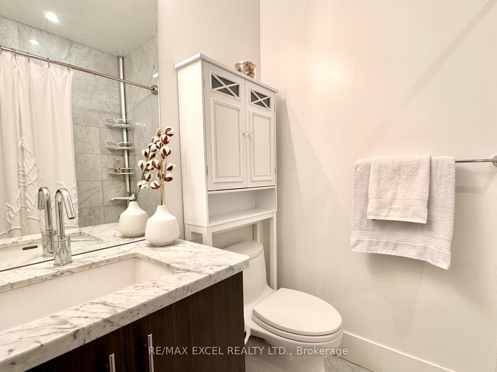 2 Bedrooms Condo at 29 Queens, Toronto For sale